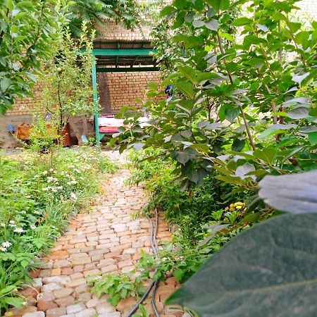 Be My Guest Hotel Osh Bagian luar foto