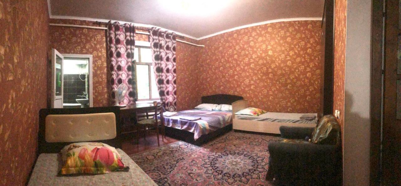 Be My Guest Hotel Osh Bagian luar foto