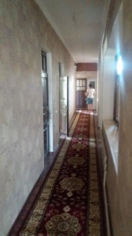 Be My Guest Hotel Osh Bagian luar foto